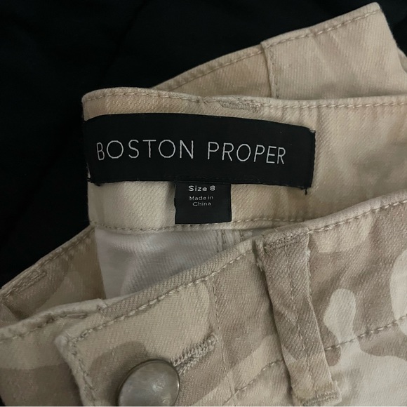 Boston Proper Women's Camouflage Joggers - Beige - Picture 4 of 6
